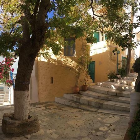 Traditional Medieval Stone House In "Ano Syros" Экстерьер фото