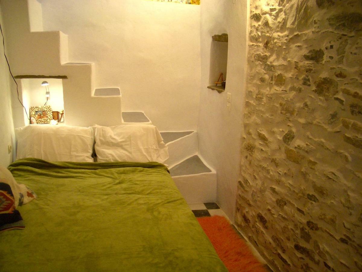 Traditional Medieval Stone House In "Ano Syros" Экстерьер фото