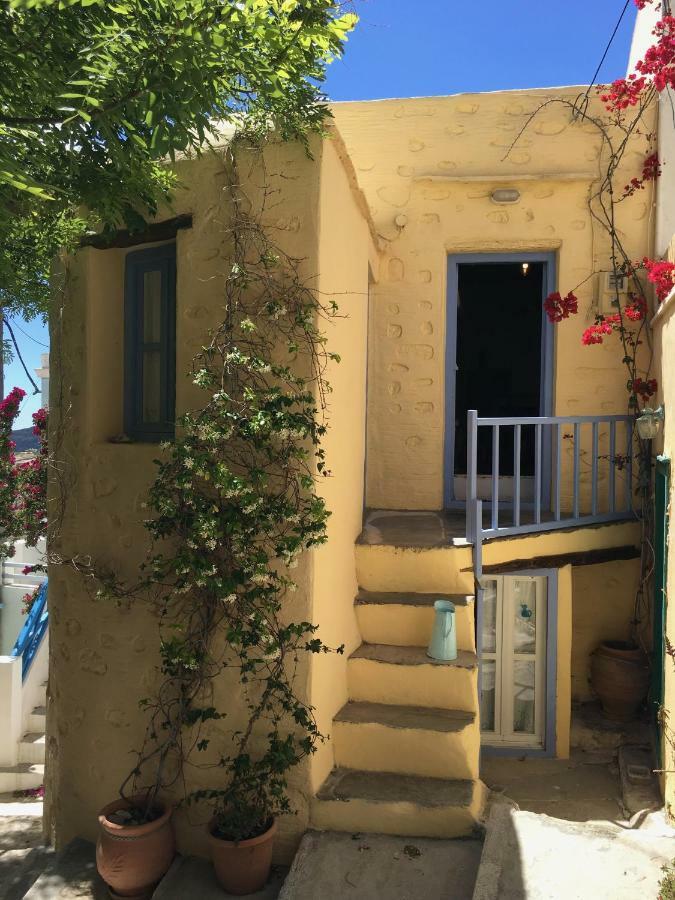 Traditional Medieval Stone House In "Ano Syros" Экстерьер фото