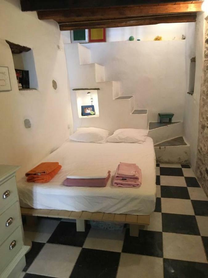 Traditional Medieval Stone House In "Ano Syros" Экстерьер фото